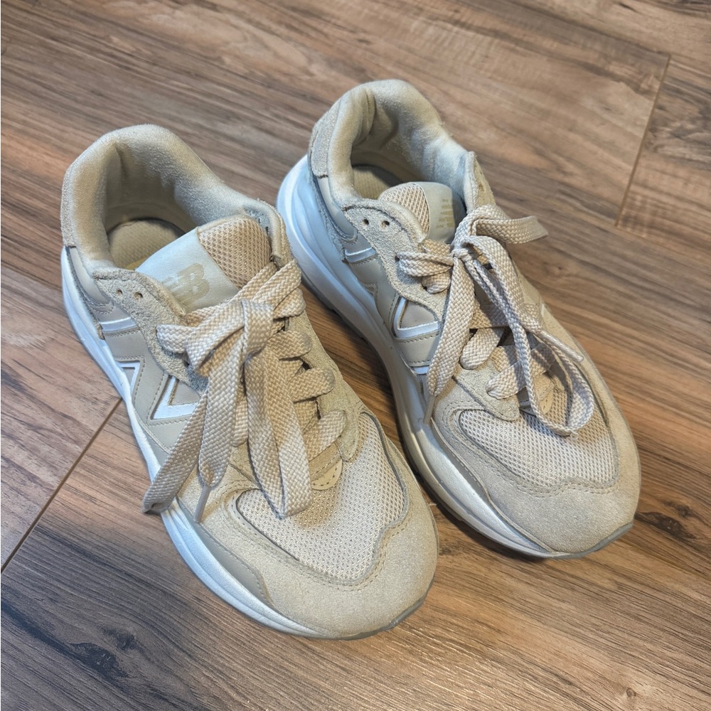New Balance 5740 Sneakers - Picture 2 of 5